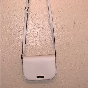 Cross body Kate spade purse